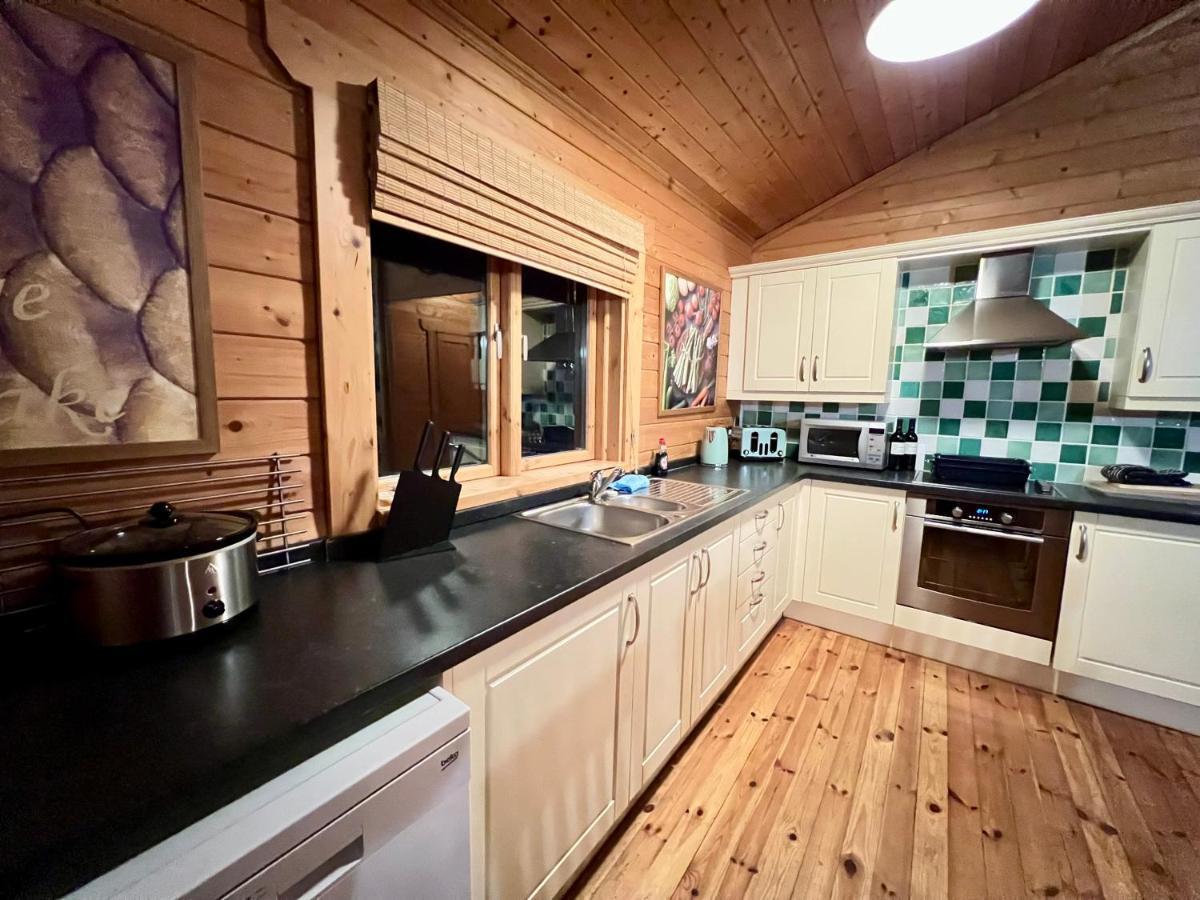 Tufty Lodge, Lake Pochard Lodge 9 South Cerney Eksteriør bilde