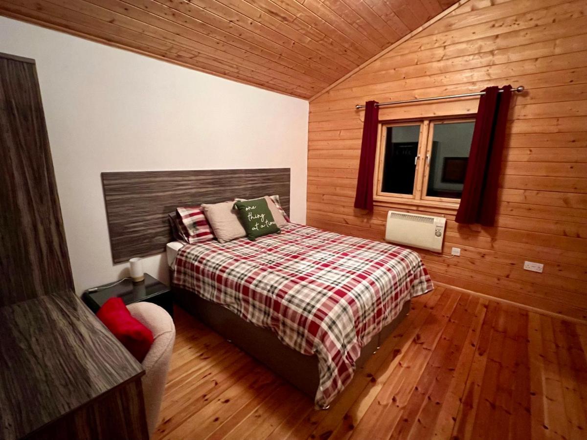 Tufty Lodge, Lake Pochard Lodge 9 South Cerney Eksteriør bilde